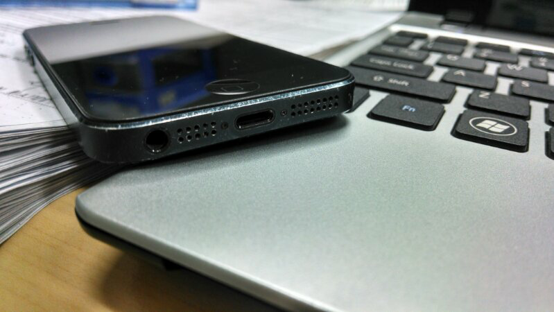 iPhone 5 black lock icloud cuman 1,75 .JKT-pusat