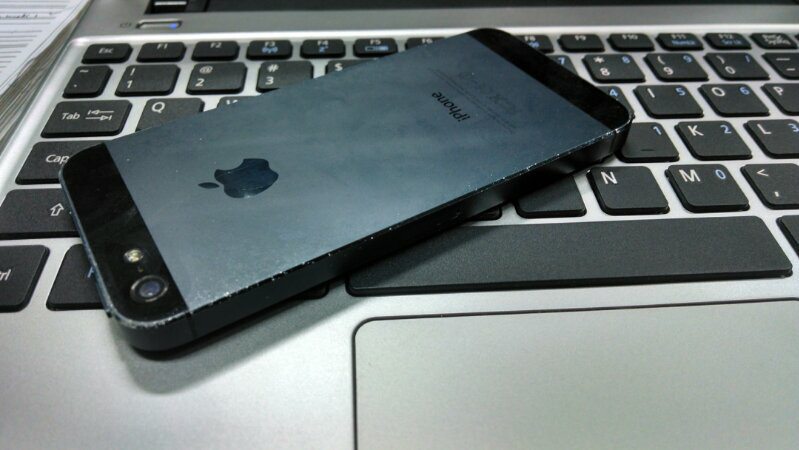 iPhone 5 black lock icloud cuman 1,75 .JKT-pusat