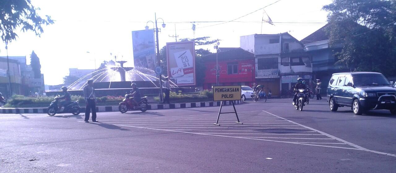 Awas cegatan polisi di sekitar Univ Jember gan 