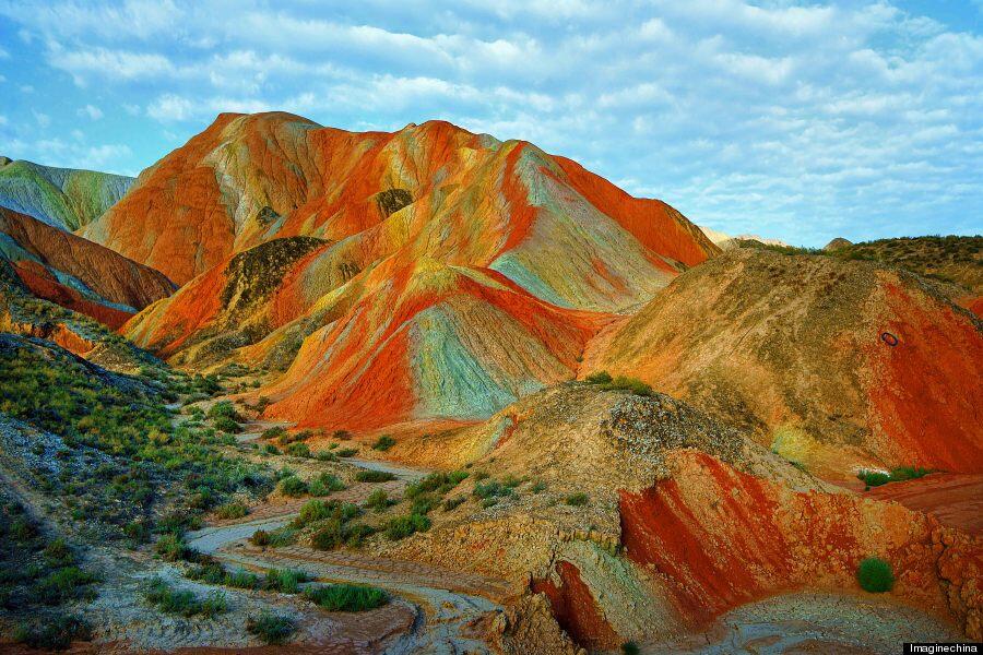 Tempat yang penuh warna ! Suatu keajaiban dari Alam .. ( Keren2 gan )