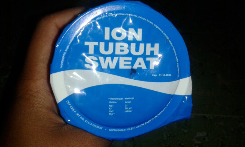 penampakan pocari sweat KW ( ngakak pic inside )