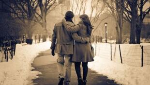 Begini Pentingnya Ciuman Dalam Pasangan Suami Istri