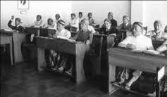Sekolah pada masa pemerintahan kolonial Belanda di Indonesia