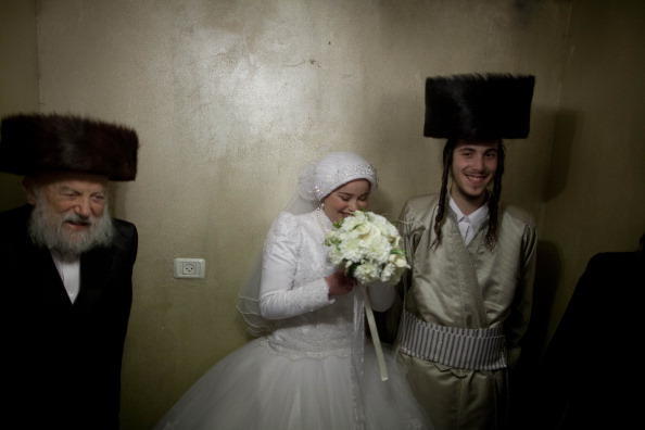 Suasana Pesta Pernikahan Kaum Yahudi