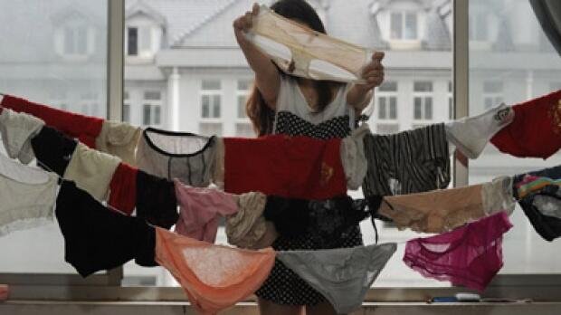 What!!! Kazakstan Larang Wanita Pakai Celana Dalam Berenda
