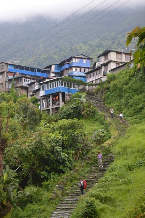 TREKKING MENUJU ABC VIA POON HILL ( perjalanan si kere di kawasan annapurna )