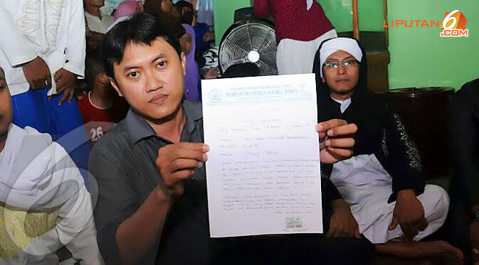 Arya Wiguna Menjalani Sumpah Pocong