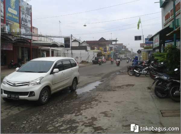 Tanah Dan Rumah Di Jl Raya Bandung