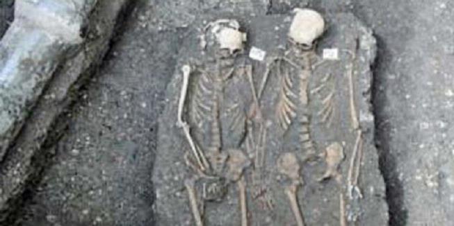 Benarkah Ini Kerangka Romeo dan Juliet?