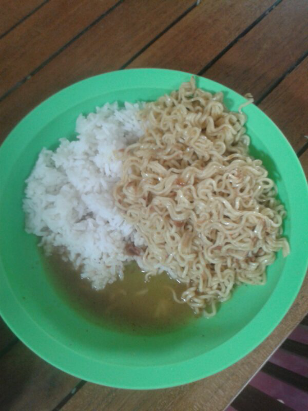 cara bikin ind*mie + nasi (iseng)