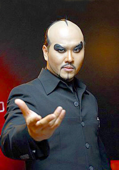 Tentang Deddy Corbuzier, ane baru sadar Om Deddy terlihat lebih muda sekarang.