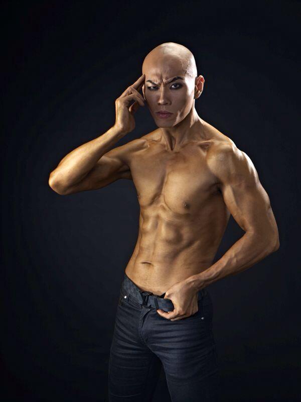 Tentang Deddy Corbuzier, ane baru sadar Om Deddy terlihat lebih muda sekarang.