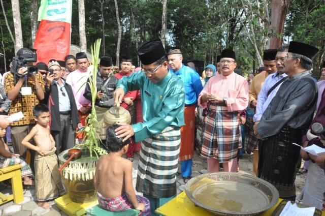 KEPULAUAN RIAU "The unique of Asia"