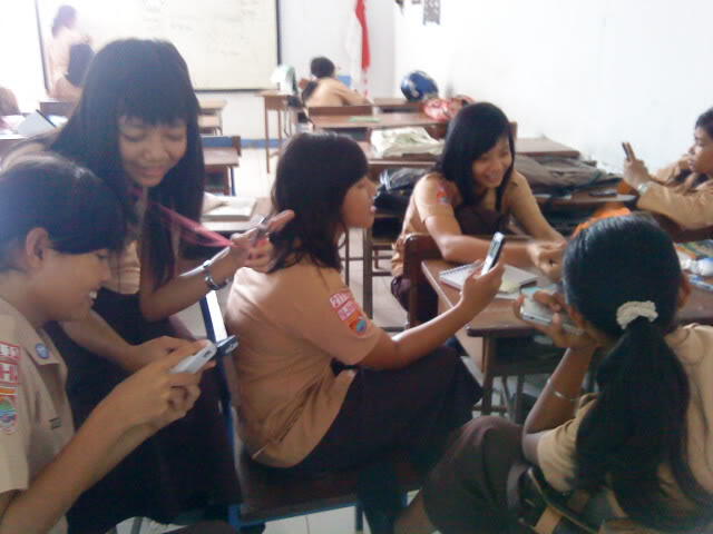 Hal unik dan selalu terjadi di dalam kelas , gan
