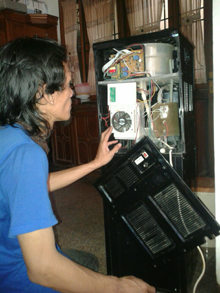 SERVICE KULKAS, AC, DISPENSER, MESIN CUCI JAKARTA