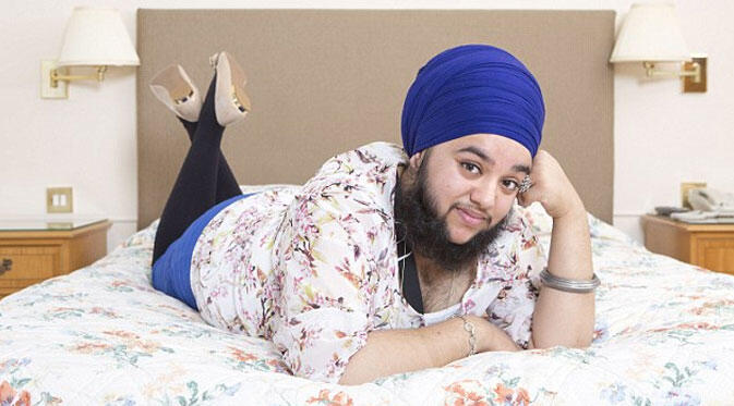 Gadis Cantik Berjenggot dan Berbulu Dada