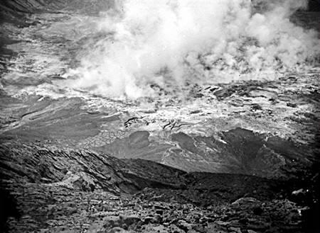 WAJAH GUNUNG KELUD DARI MASA KE MASA.