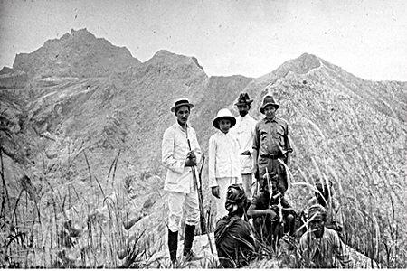 WAJAH GUNUNG KELUD DARI MASA KE MASA.