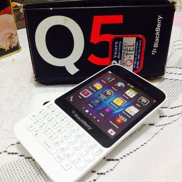 Blackberry Q5 white Bandung