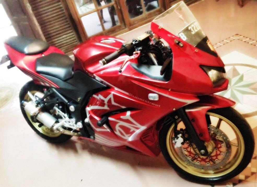 Terjual kawasaki ninja  250  R 2010 merah  plat b dki pajak 