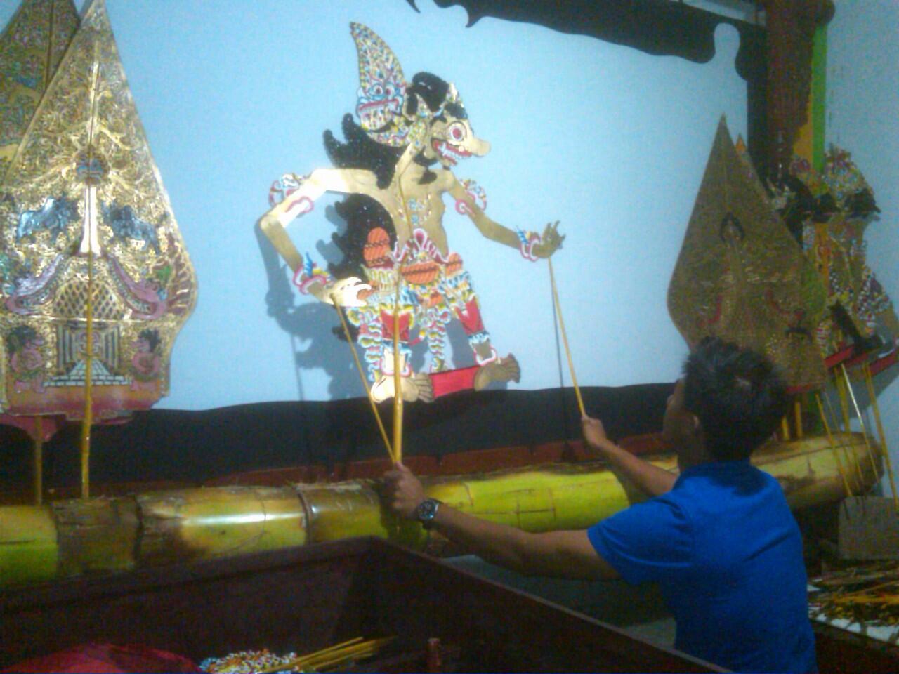 kesenian wayang