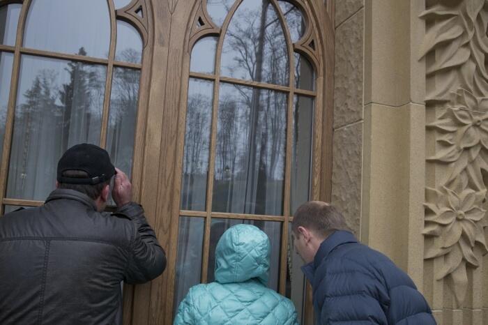 &quot; Up Date &quot;, Presiden Ukraina melarikan diri ! Rumah mewahnya, alamak !!