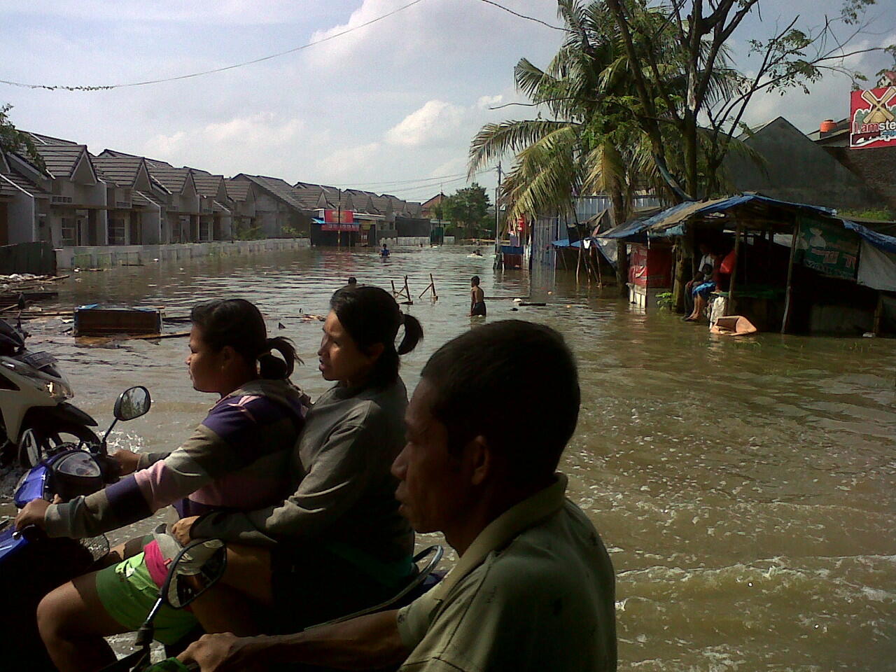 3 Lokasi Banjir ditangerang ( jangan di jadikan beban )