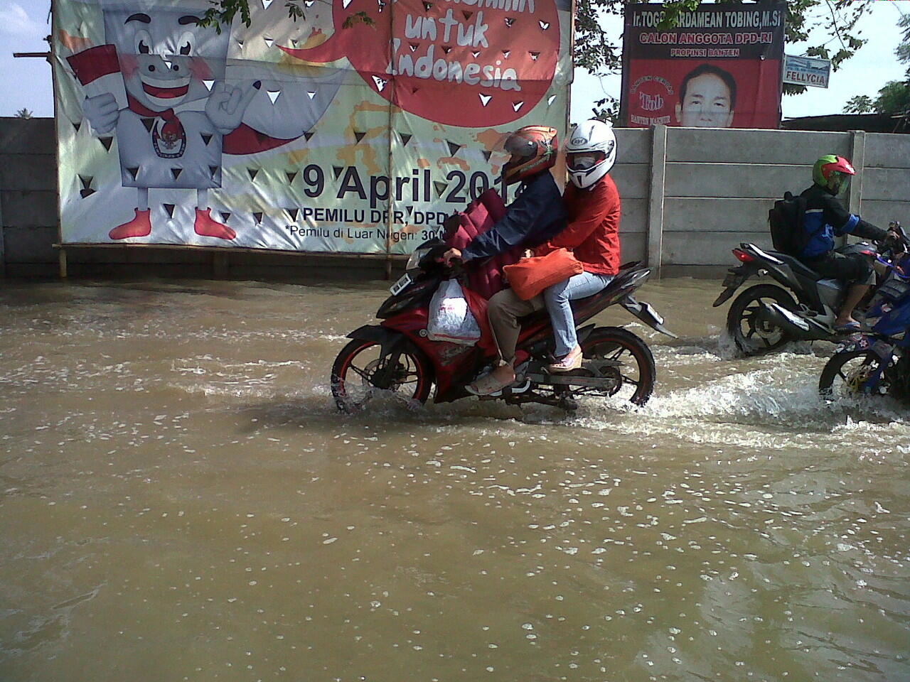 3 Lokasi Banjir ditangerang ( jangan di jadikan beban )