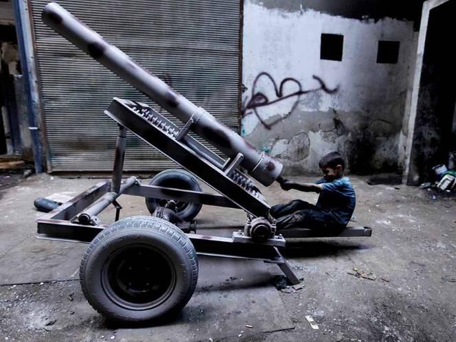 &#91;Saluuut&#93; Kisah Bocah 10 tahun Pembuat Sejata Suriah Gan..