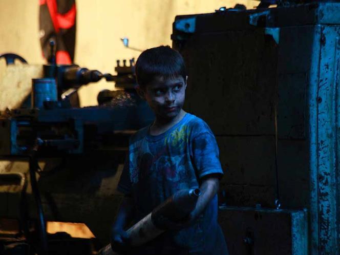 &#91;Saluuut&#93; Kisah Bocah 10 tahun Pembuat Sejata Suriah Gan..