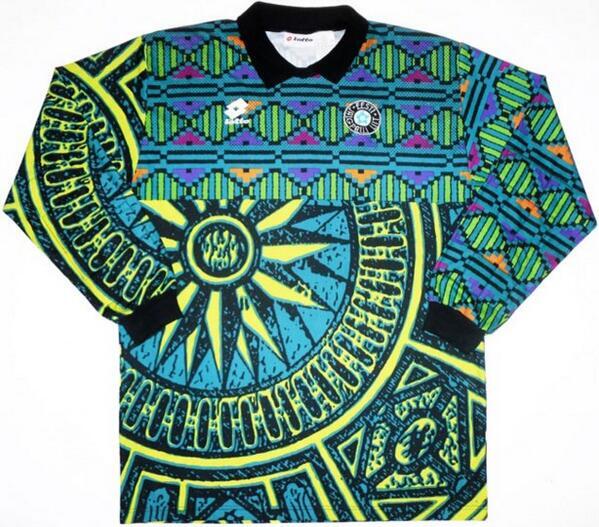 Jersey Klub Bola dgn Desain Absurd! Klub agan ada ga?