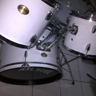 jual drum merk AXL ROSE (5pcs 7pcs rak sistem dan junior) harga terjangkau, masuk gan