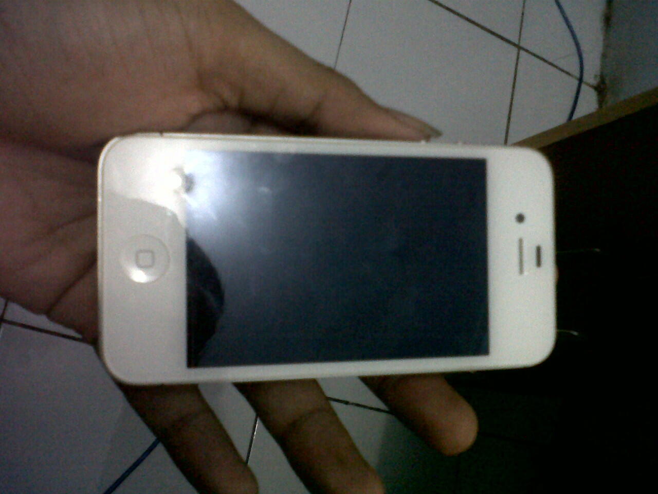 dijual iphone 4 32GB CDMA white surabaya