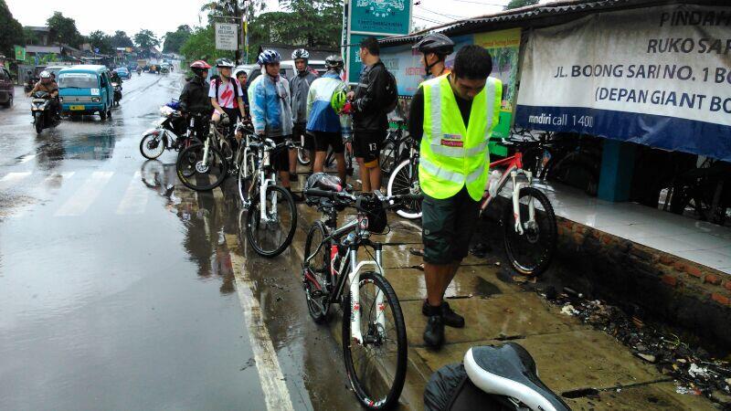 FR Gobar KosKas Tangerang: Trip to Gunung Bunder 