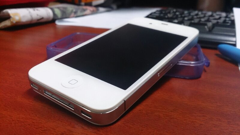 IPHONE 4S 32GB WHITE MULUS, FULSET, BANYAK BONUS