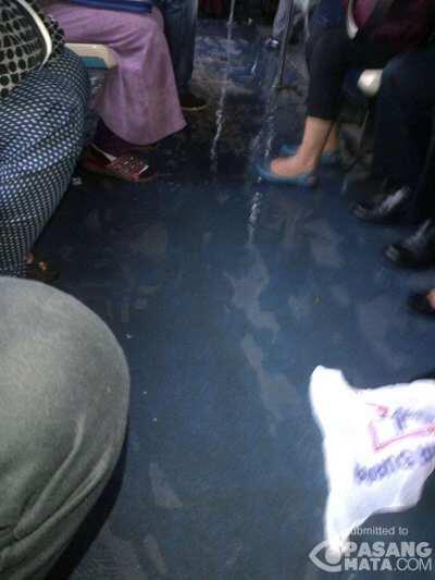 &#91; odong odong &#93; Bocor dan Becek, Bus TransJ Ini Dihindari Penumpang Meski Jam Sibuk