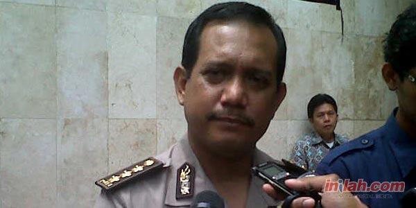 Preman halus nih polisi ini ikut2an meras warga gan ! 