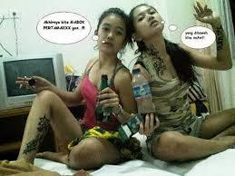 Anak-anak jaman sekarang gan.... ( Nelen Laptop)