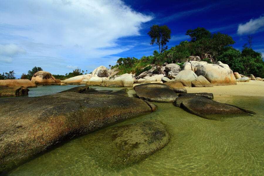 9 Keajaiban Pantai di Bangka Belitung