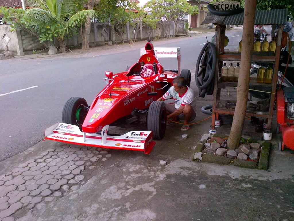 Ferrari F1 vs Karimun