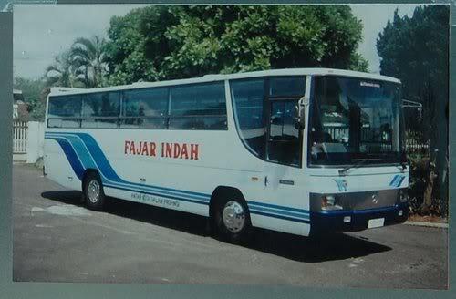 Foto Bus Jadul di Indonesia