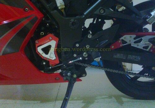 Terjual Bracket peninggi step/Raiser Footstep Honda CBR 