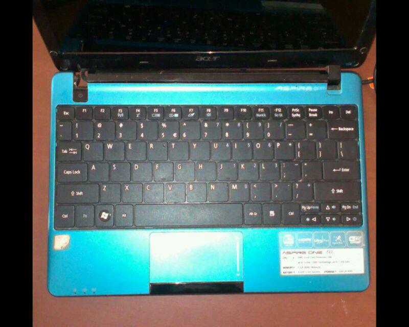 netbook acer aspire one 722/amd c60/2gb/320gb/ murah ada minus