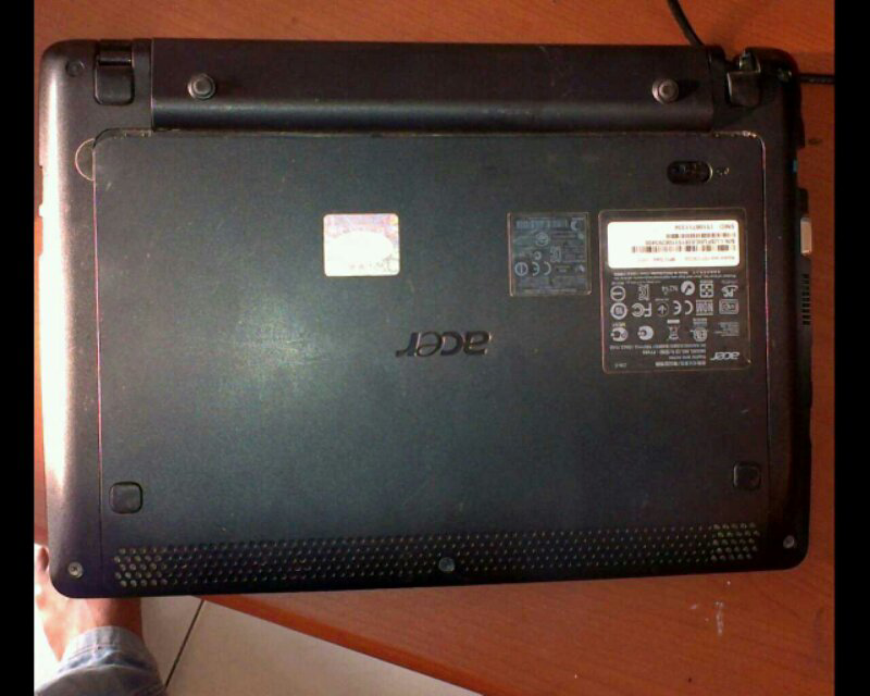 netbook acer aspire one 722/amd c60/2gb/320gb/ murah ada minus