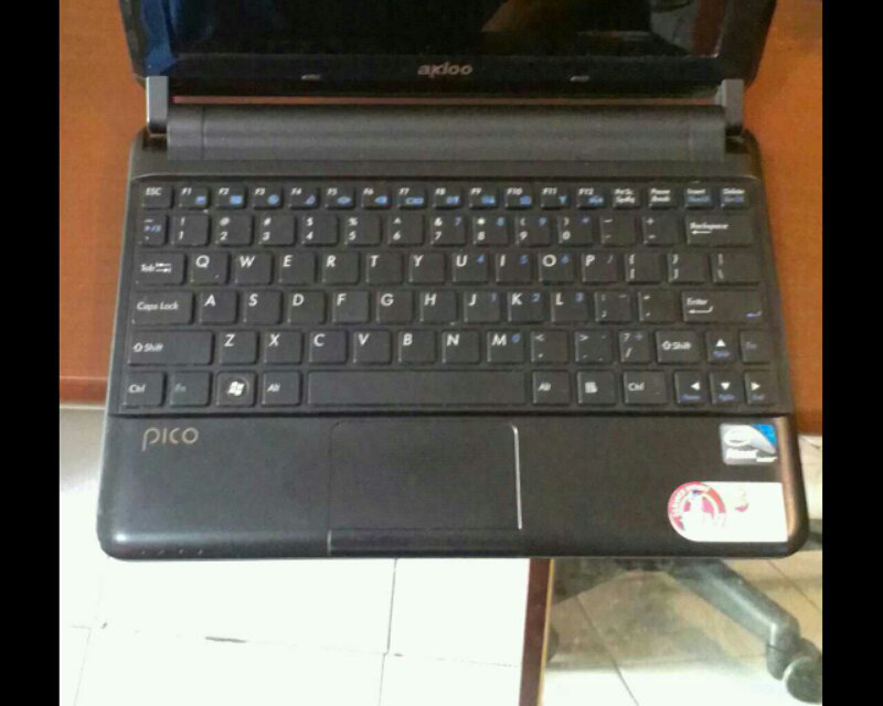 netbook Axioo Pico W217CU/CJM /2gb/320gb/atom n2600/3jam mulus murah