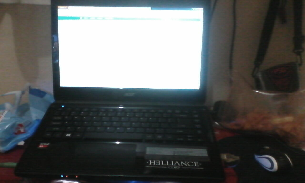 JUAL CEPAT SANGAT BUTUH UANG GAN <LAPTOP ACER ASPIRE E1-422> SLIM KEREN MURAH