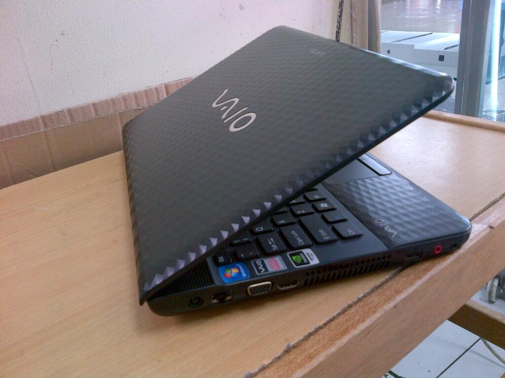 Laptop Gaming Sony Vaio VPCEG28FG Core i5 2430M 4GB 500GB 14" Nvidia G410M muluss