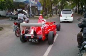 Ada F1 Misterius berkeliaran di Jalanan Indonesia Gan!