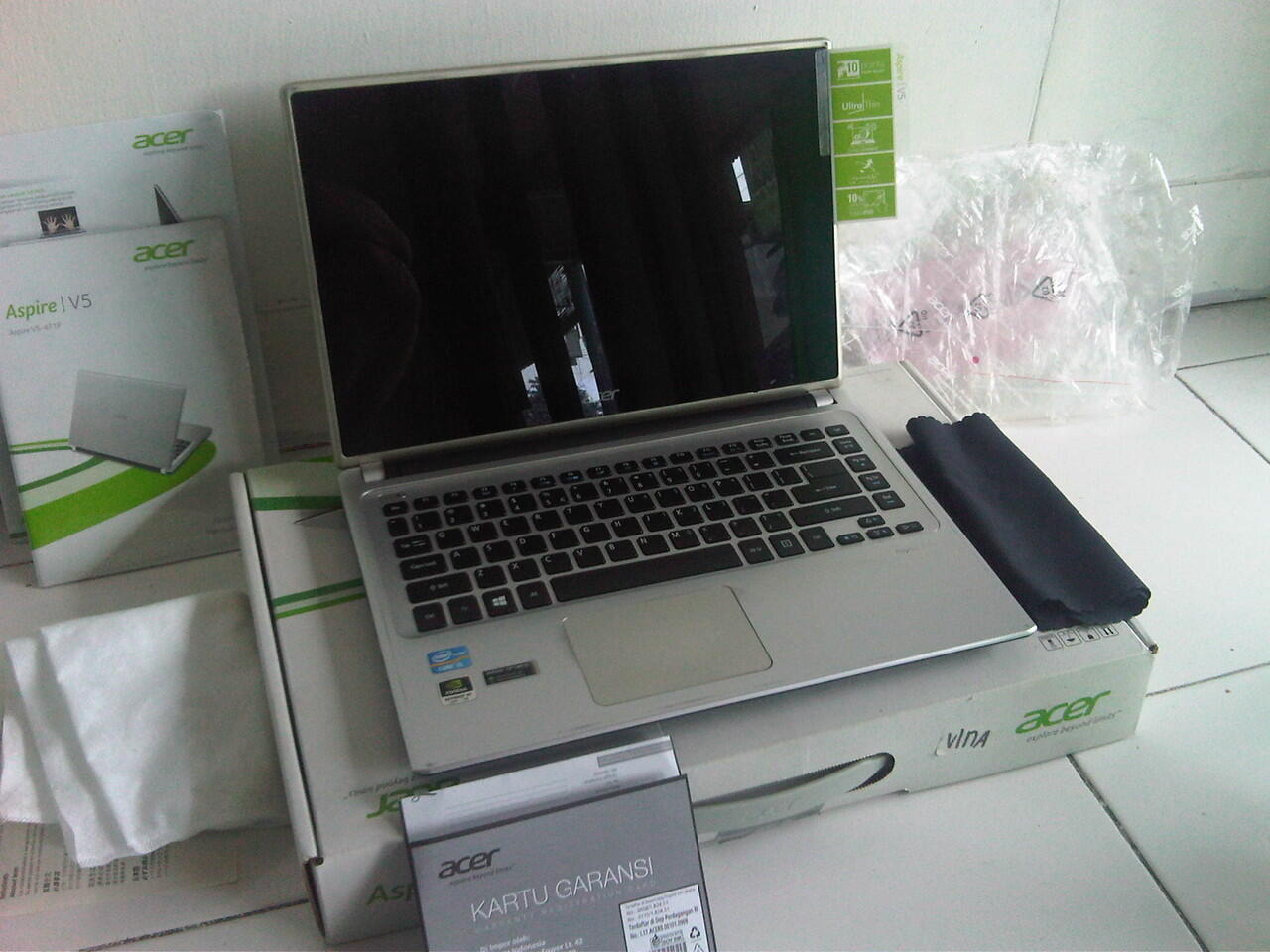 Acer V5-471PG i5 VGA Nvdia DDR3 4 GB HDD 500 GB Touch