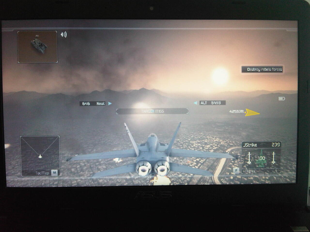 Laptop Asus AMD VGA 1 GB DDR3 2 GB HDD 320 GB